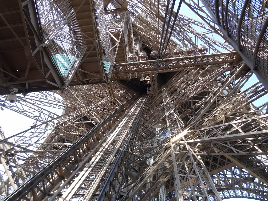 2013_08_Paris_b_Tour_Eiffel (44).JPG